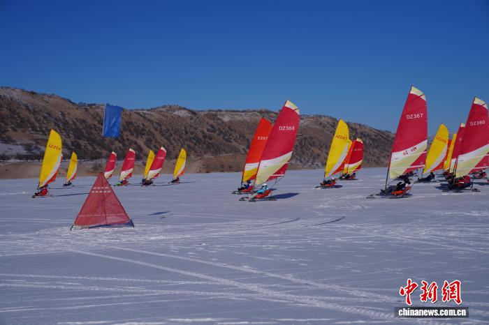 内蒙古西拉沐沦大峡谷举