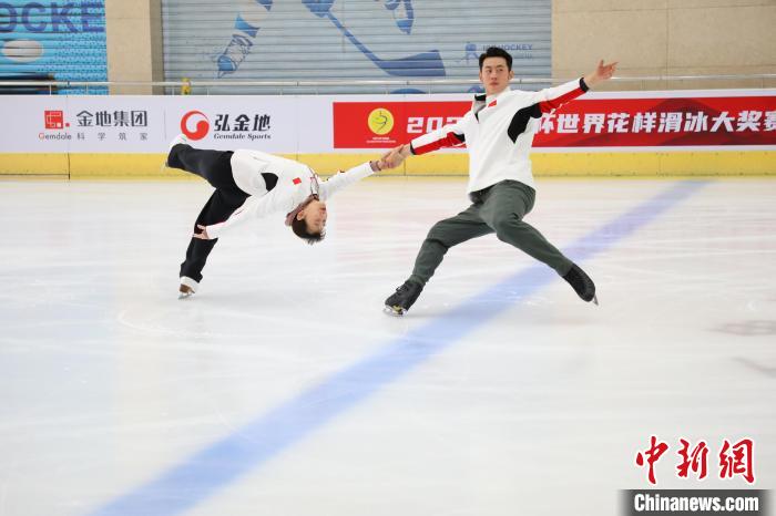 国家队选手化身裁判参与