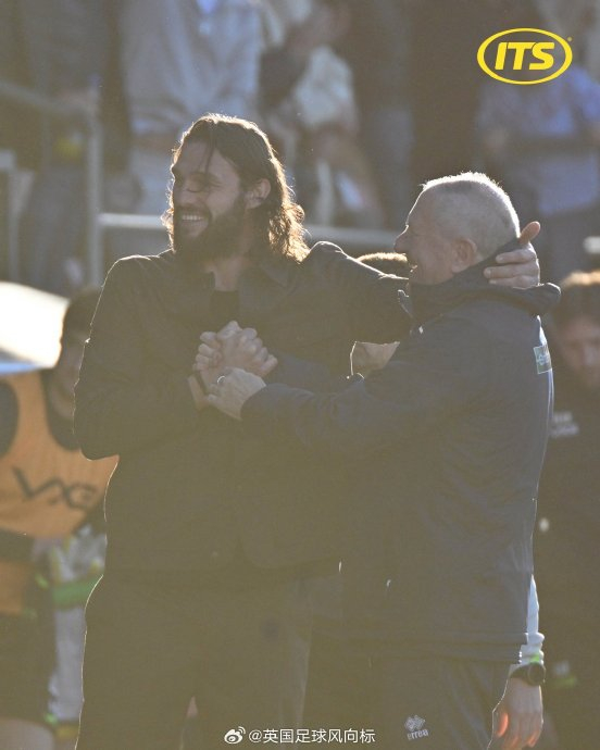 37岁前曼联前锋安迪·卡罗尔执教首秀告捷