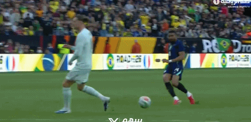 巴西1-2负于法国，维尼修斯低迷引球迷怀念内马