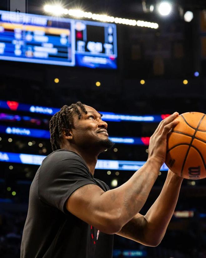 火箭4年5270万签约芬尼史密斯，表现暴跌成战绩拖