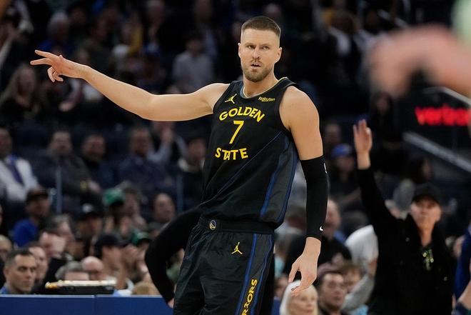 勇士逆转国王终结四连败 巴锡两双成奇兵 波神出