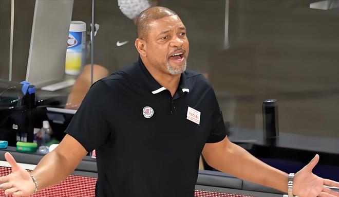 64岁名帅里弗斯宣布退役遭雄鹿拒绝，转任顾问引