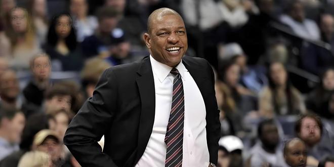 64岁名帅里弗斯宣布退役遭雄鹿拒绝，转任顾问引