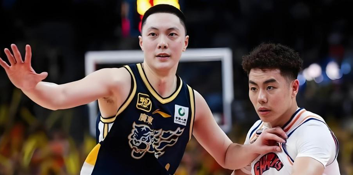 CBA常规赛收官战：上海登顶深圳爆冷四川创历史