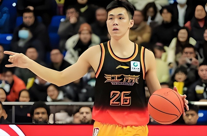 CBA常规赛收官战：上海登顶深圳爆冷四川创历史