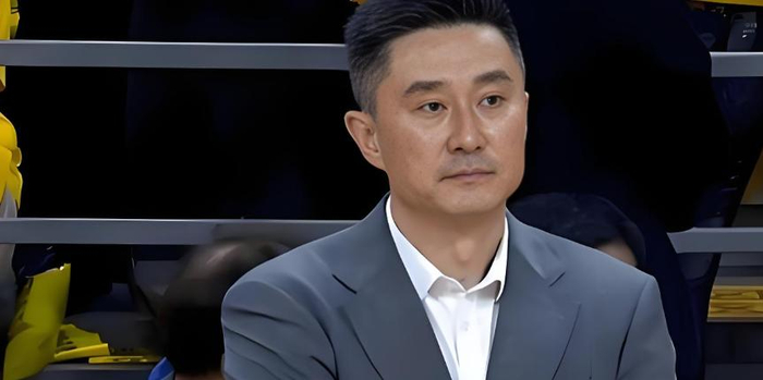 CBA常规赛收官战：上海登顶深圳爆冷四川创历史