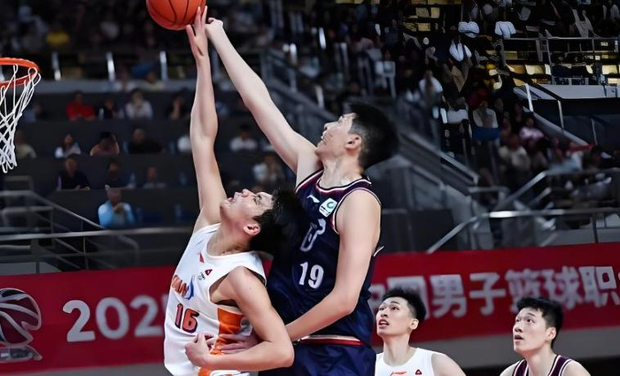 CBA常规赛收官战：上海登顶深圳爆冷四川创历史
